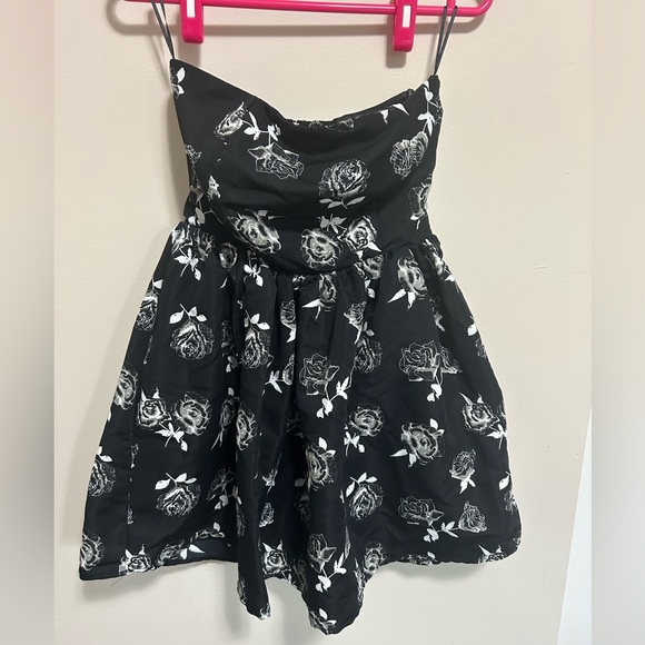 Womens Black floral strapless dress size small - Picture 1 of 1